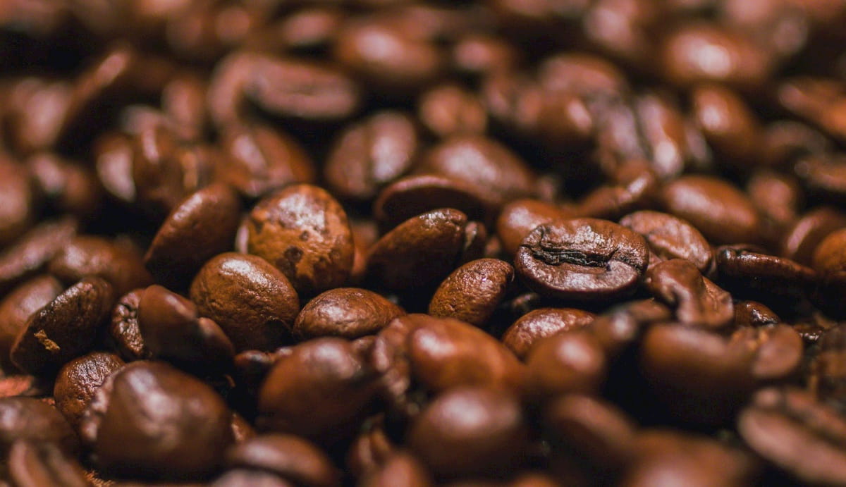 まずは、酸味の少ないコーヒー豆を選ぶこと